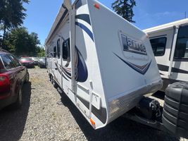 2012 LANCE CAMPER MANUFACTURING (LANCE MANUFACTURING) 2185 