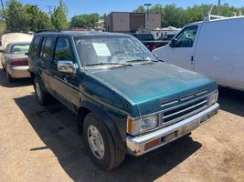 1995 NISSAN PATHFINDER SE