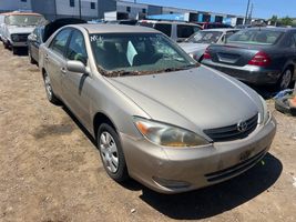 2004 TOYOTA CAMRY LE