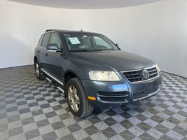 2004 VOLKSWAGEN TOUAREG 