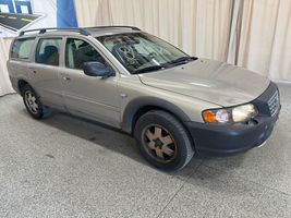 2001 VOLVO V70 XC