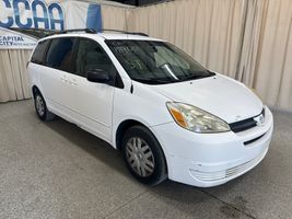 2005 TOYOTA SIENNA 