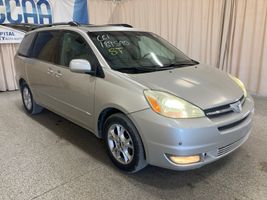 2004 TOYOTA SIENNA 