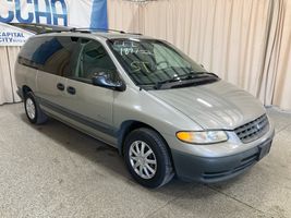 1997 PLYMOUTH GRAND VOYAGER SE