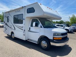 2005 FOUR WINDS CHEVROLET