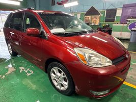 2004 TOYOTA SIENNA 