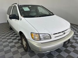 1998 TOYOTA SIENNA 