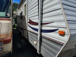 2006 FOREST RIVER TRAVEL TRAILER  