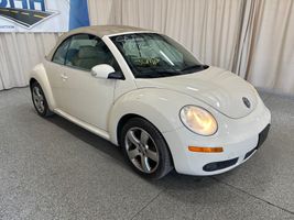 2006 VOLKSWAGEN NEW BEETLE 