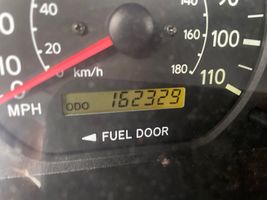 2000 TOYOTA SIENNA LE