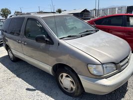 1998 TOYOTA SIENNA 