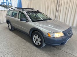 2005 VOLVO XC70 