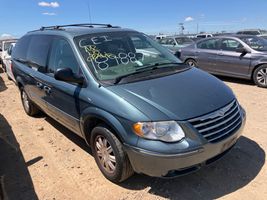 2006 CHRYSLER TOWN & COUNTRY 