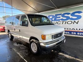 2006 FORD E350 VANS 