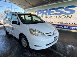 2006 TOYOTA SIENNA 