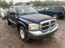 2005 DODGE DAKOTA SLT