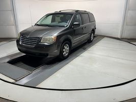 2010 CHRYSLER TOWN & COUNTRY TOURING