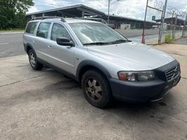 2002 VOLVO V70 XC