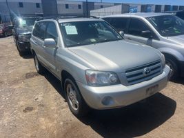 2005 TOYOTA HIGHLANDER LIMITED