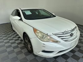 2011 HYUNDAI SONATA GLS