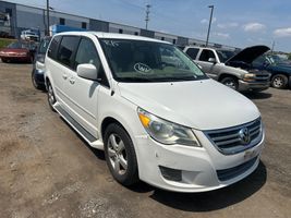 2010 VOLKSWAGEN ROUTAN SE