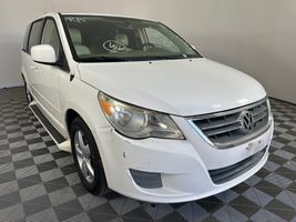 2010 VOLKSWAGEN ROUTAN SE