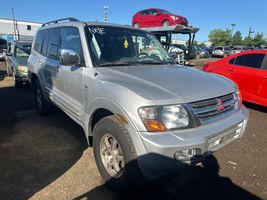 2001 MITSUBISHI MONTERO LIMITED