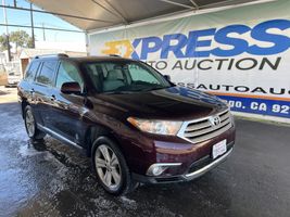 2013 TOYOTA HIGHLANDER LIMITED