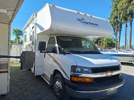 2011 FRRV COACHMEN FREELANDER MH 