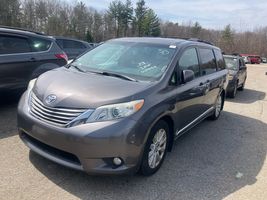 2014 TOYOTA SIENNA LIMITED
