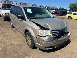 2009 CHRYSLER TOWN & COUNTRY LX