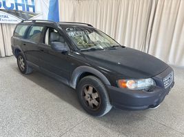 2004 VOLVO XC70 