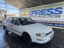 1992 TOYOTA CAMRY DLX