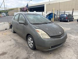 2004 TOYOTA PRIUS 