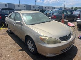 2002 TOYOTA CAMRY LE