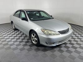 2005 TOYOTA CAMRY XLE