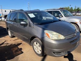2004 TOYOTA SIENNA 