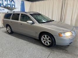 2005 VOLVO V70 BASE