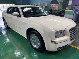 2005 CHRYSLER 300
