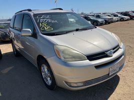 2005 TOYOTA SIENNA 