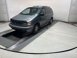 1998 TOYOTA SIENNA LE