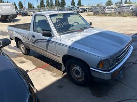 1989 TOYOTA PICKUP DLX