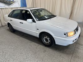 1997 VOLKSWAGEN PASSAT BASE
