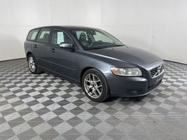 2011 VOLVO V50 T5