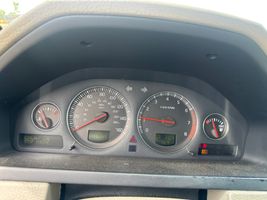 2004 VOLVO XC90 