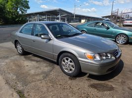 2000 TOYOTA CAMRY LE