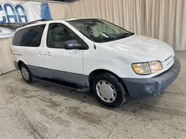 2000 TOYOTA SIENNA 
