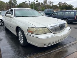 2005 LINCOLN TOWN CAR
