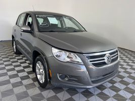 2010 VOLKSWAGEN TIGUAN SE