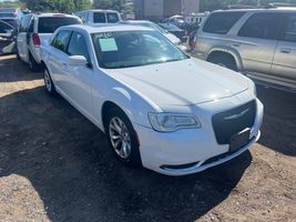 2015 CHRYSLER 300 LIMITED